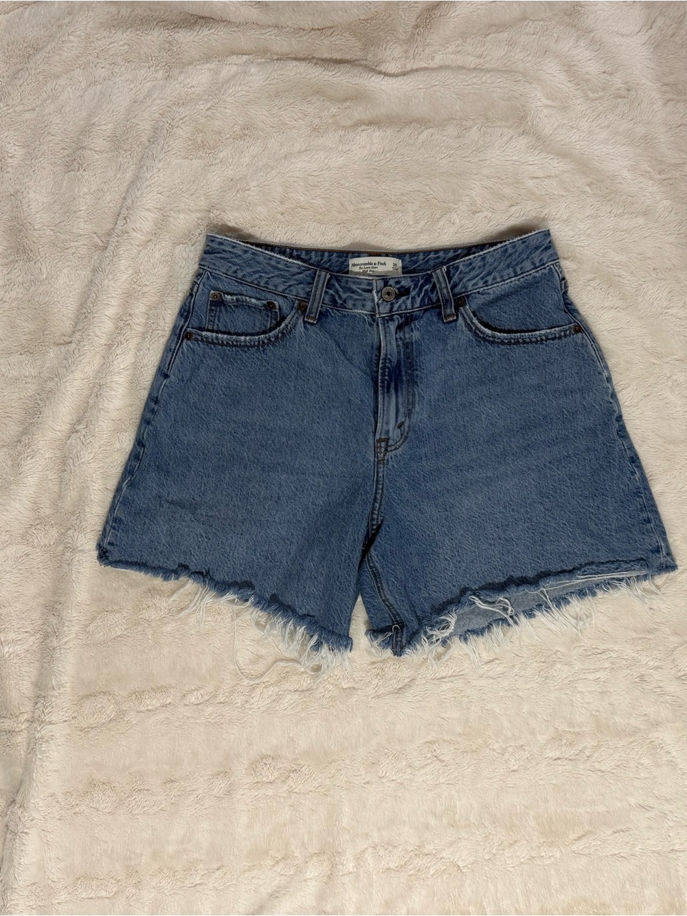 Abercrombie & Fitch Medium Blue Denim Frayed-Hem Women's Shorts - Curve love